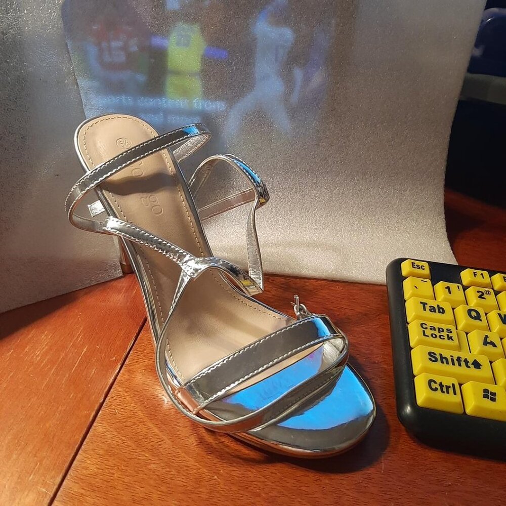 Coutgo WMN Strappy Lace Up Heels Sandal Ankle Strap Silver Sz5.5 NEW With Defect